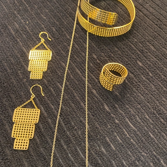 Gorjana "Mia" Gold Jewelry Set - Picture 2 of 10